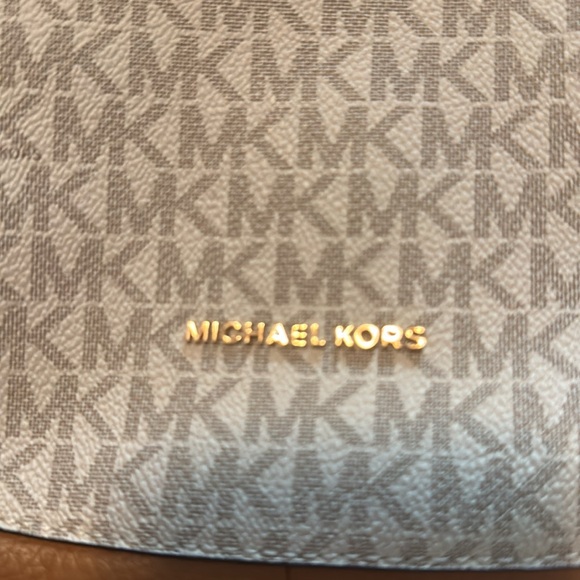 Michael Kors Signature Lydia Large Hobo Bag - Picture 2 of 6